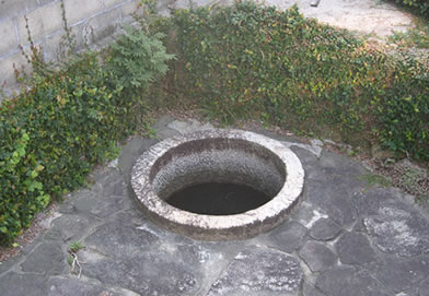 筒井の井戸